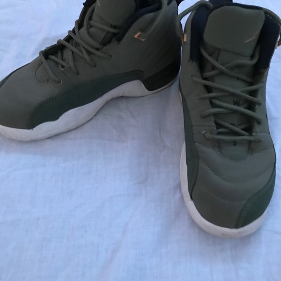 Olive green retro Jordan’s kids - Picture 3 of 3